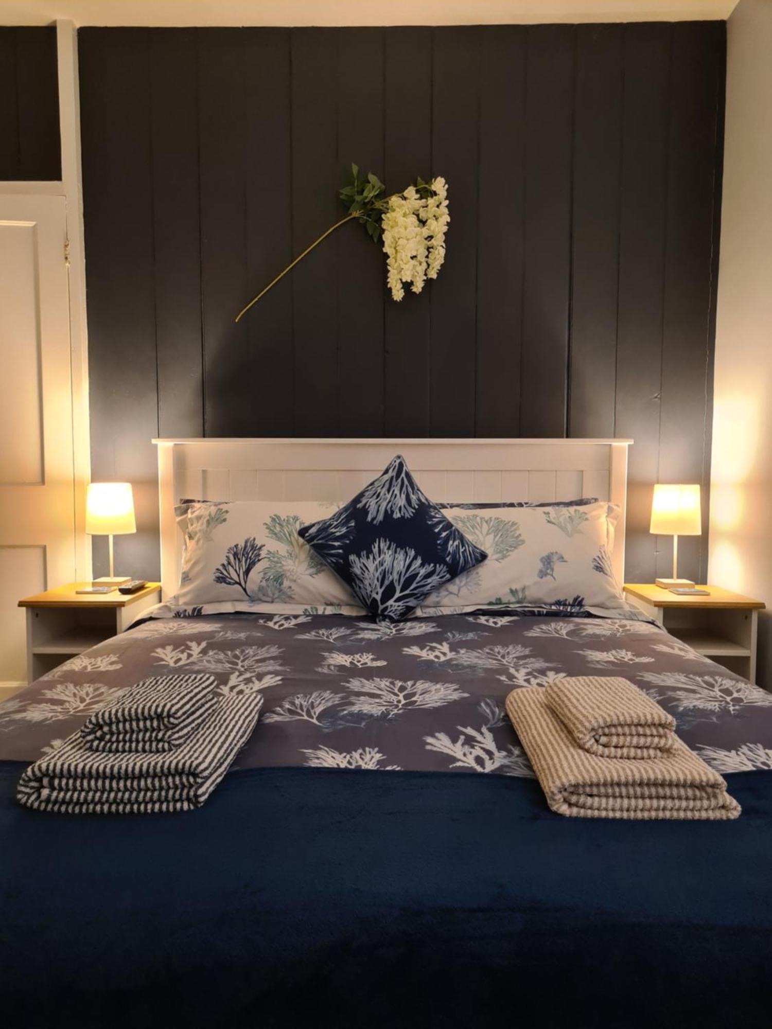 The Hideaway - Luxury Townhouse Villa Уеърхам Екстериор снимка